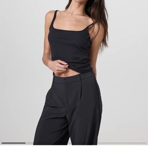 NEW NWT Vuori Pose Cami Black Sleeveless Top Small